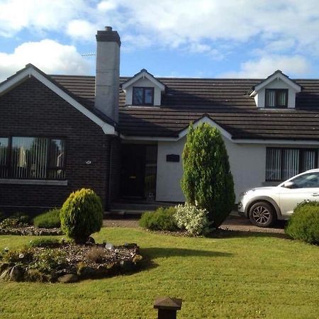 Tara House Bed and Breakfast Ballycastle Eksteriør billede
